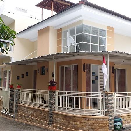 Villa Two One Exotic Private Pool Di Batu باتو المظهر الخارجي الصورة